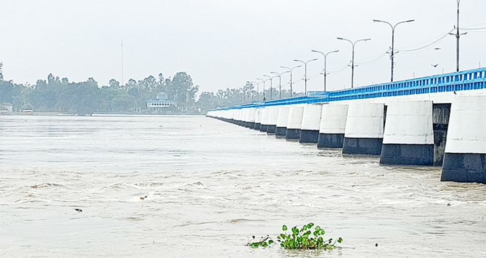 তিস্তার পানি বিপৎসীমা ছুঁই ছুঁই,বন্যার আশঙ্কা