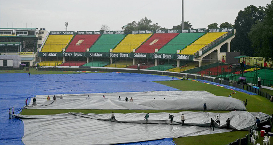 কানপুরে চলছে অবিরাম বৃষ্টি,খেলা মাঠে গড়ানো নিয়ে শঙ্কা